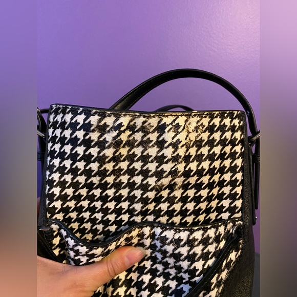 Michael Kors Signature Houndstooth Voyager East/West Tote - Picture 13 of 16